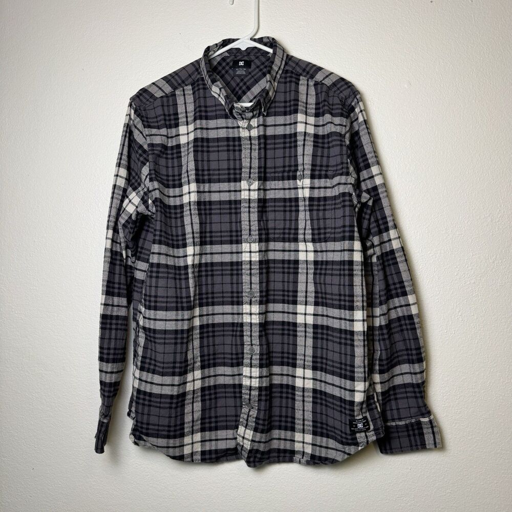 DC Shoe Co Mens XL Black and White Plaid Long Sleeve Flannel